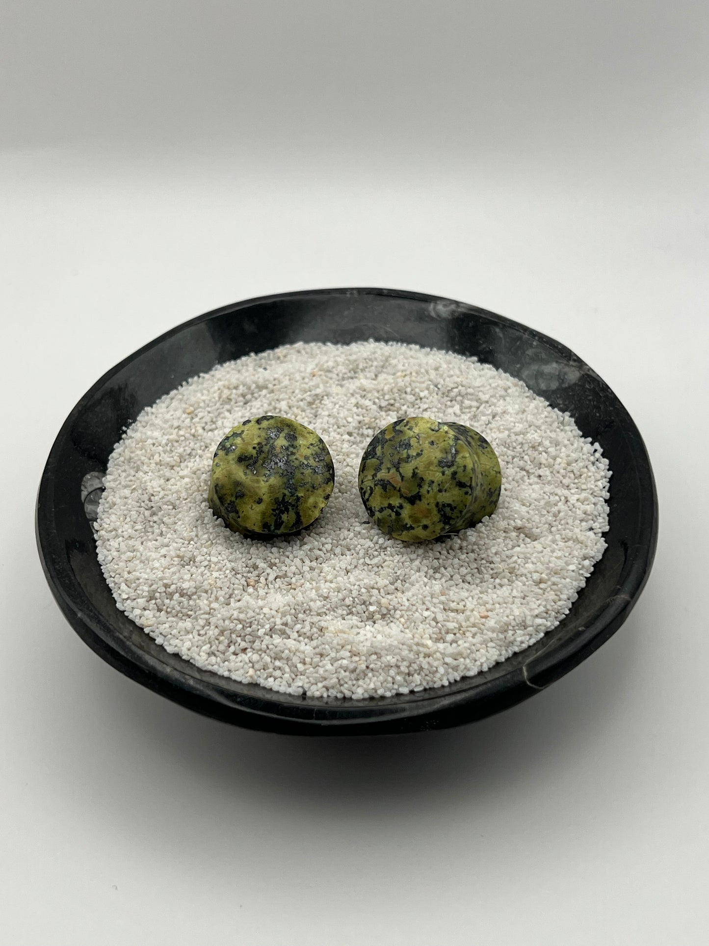 11/16 double flare stone plugs