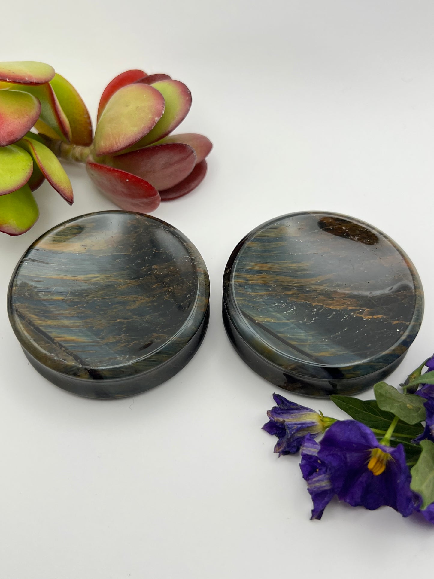 2 inch double flare stone plugs
